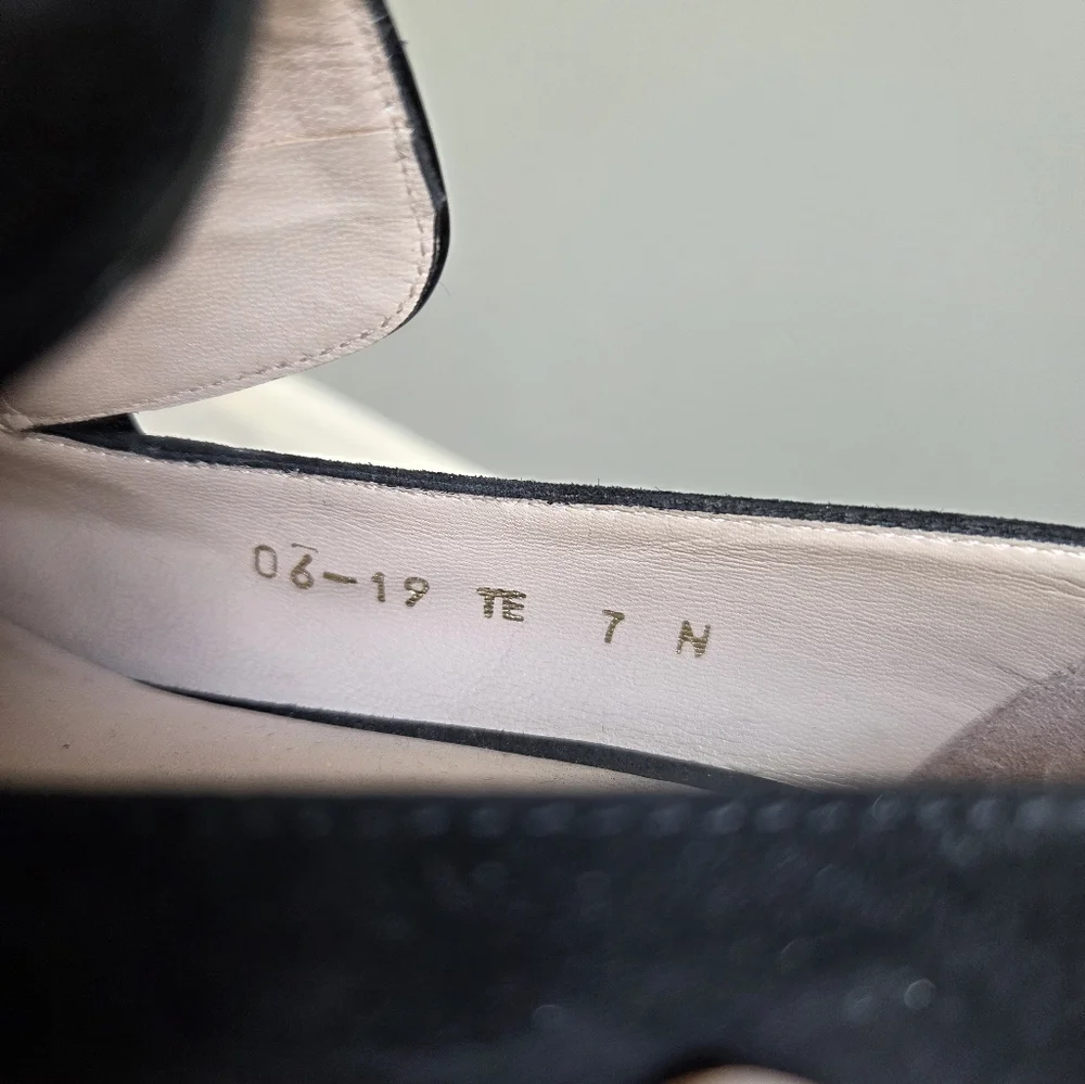 Stuart Weitzman Women's Frances Pump Block Heel Suede Monogram Loafers Size 7‎